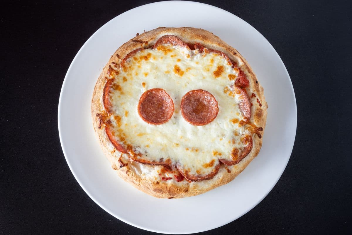 12" moyenne pizza au pepperoni / 12" Medium Pepperoni Pizza