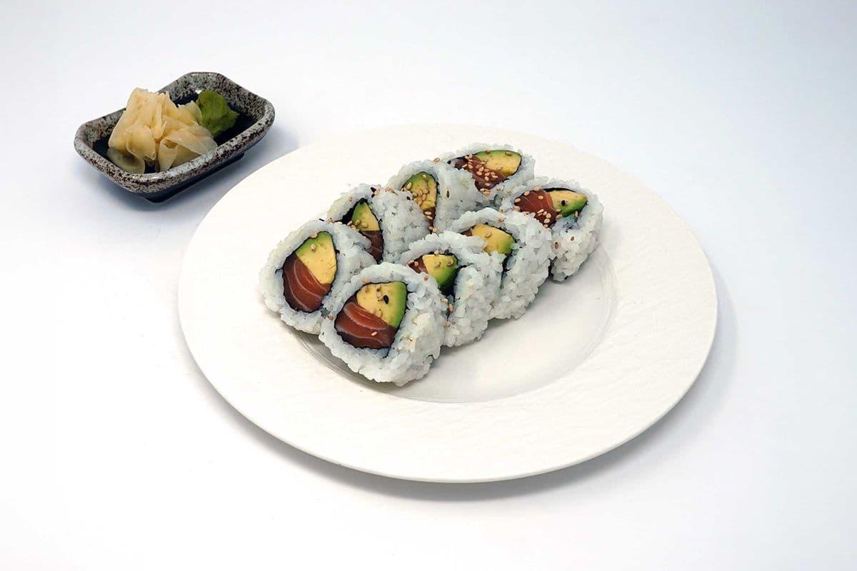 Salmon Avocado Roll (8 pcs)