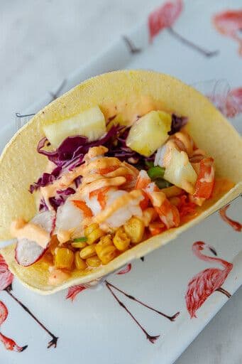 Tacos Crevettes Jalapeno, tomate cerise / Jalapeno shrimp and cherry tomato Tacos