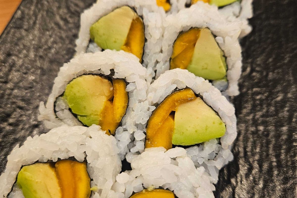 Avocado Mango roll