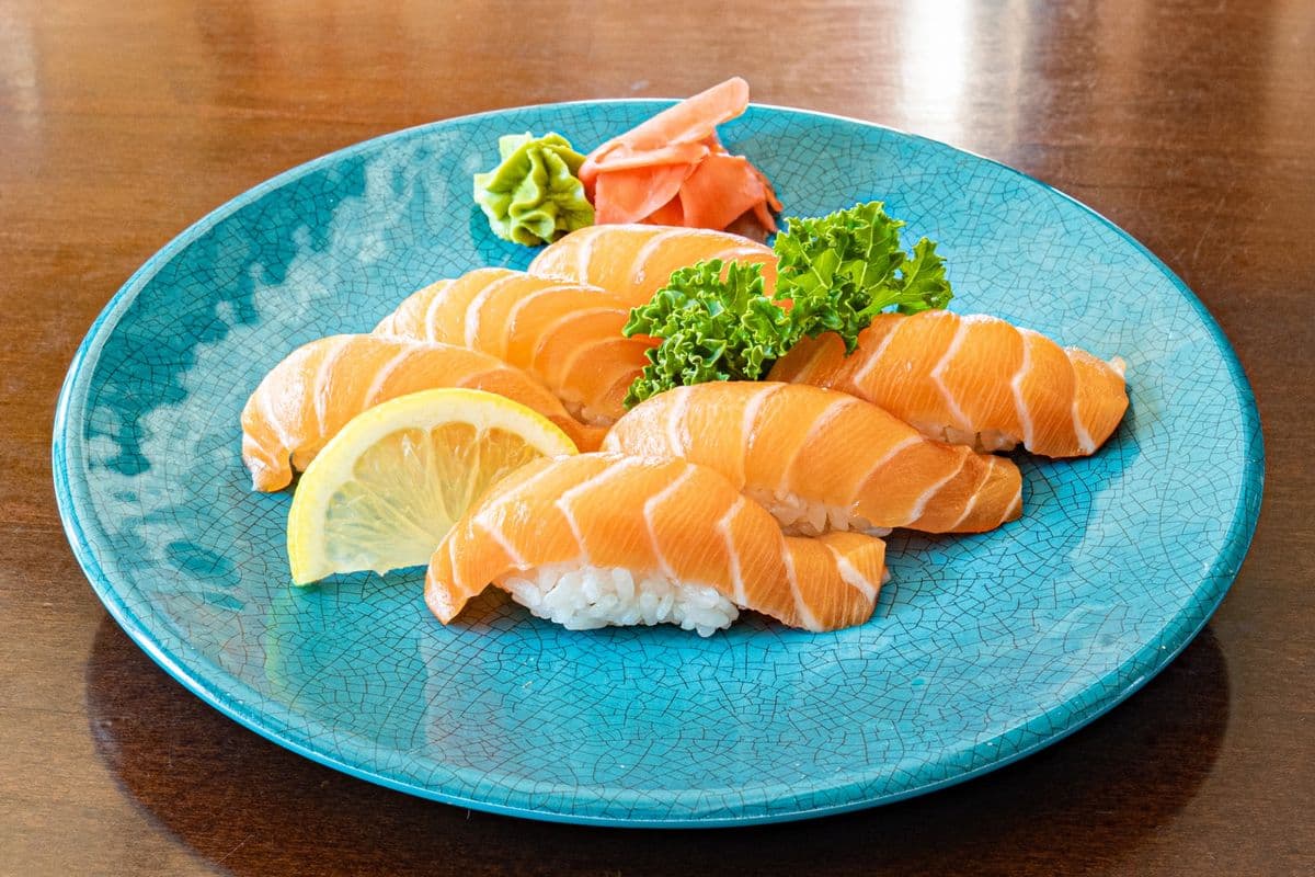 Salmon Nigiri Combo (6 pcs)