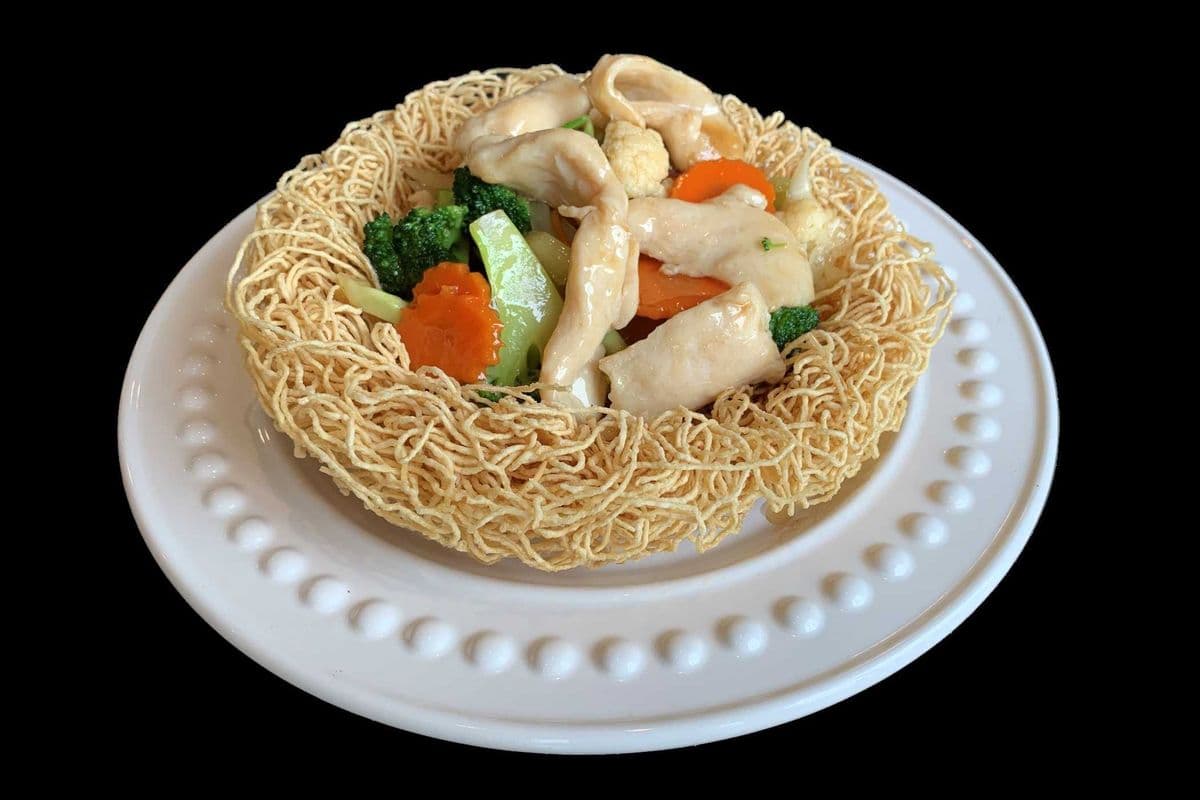 46. Crispy Egg Noodle with Chicken and Mixed Vegetables