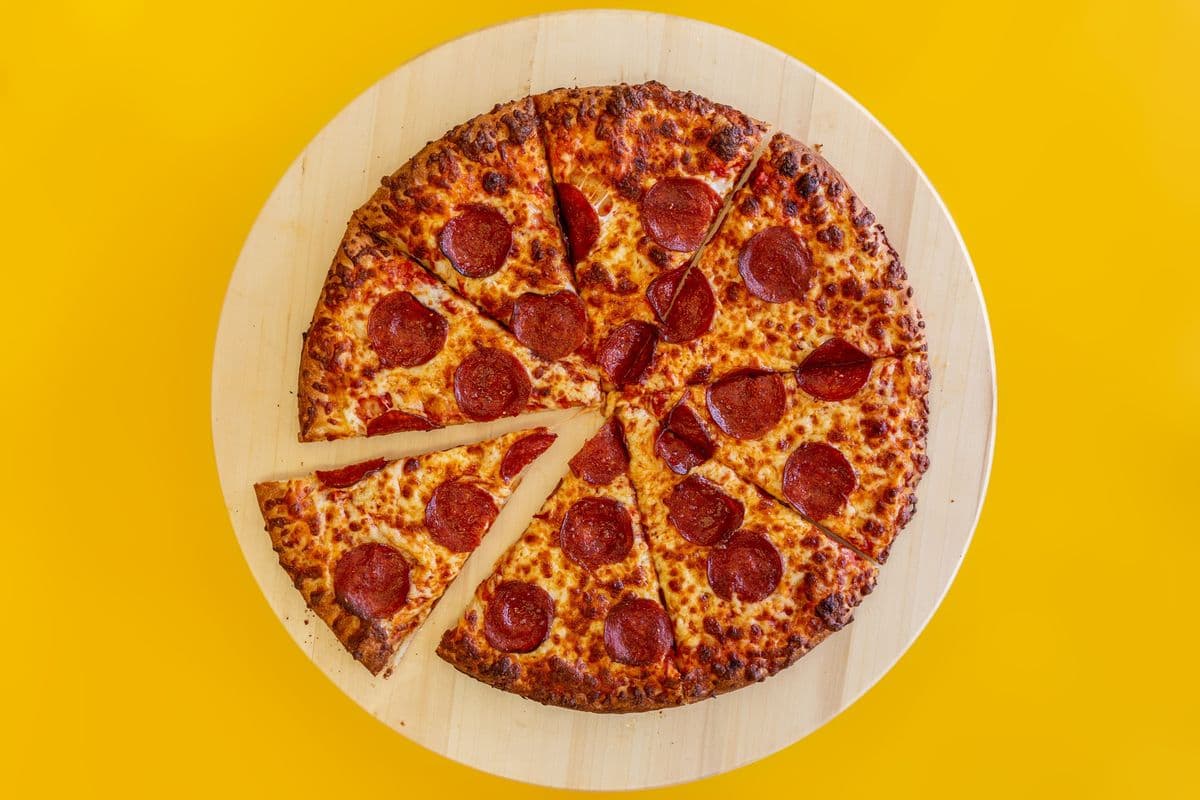Large Pepperoni Pizza