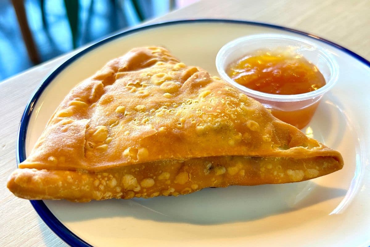Samosa with Chutney