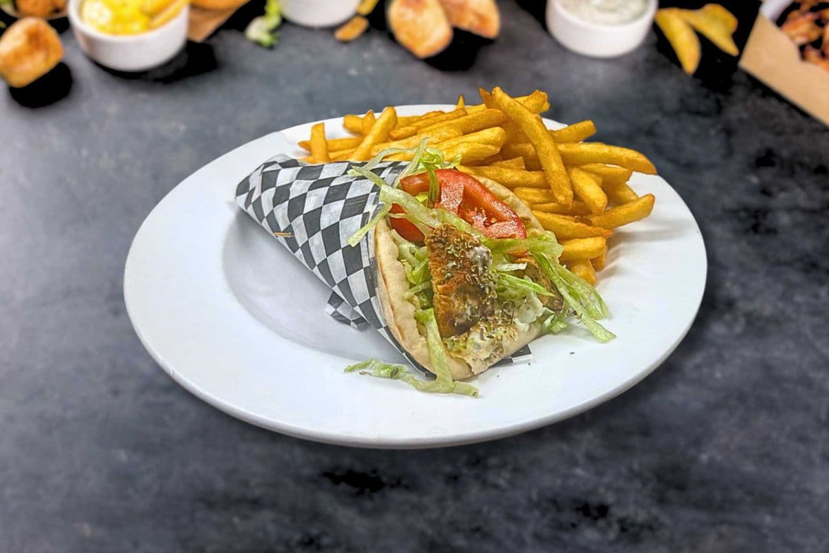 Pita (poulet ou gyros / chicken or gyros)