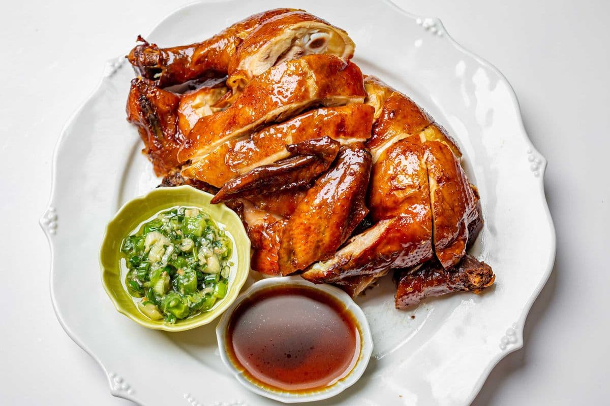 Soy Sauce Marinated Chicken (Half) 玫瑰豉油雞 (半隻)