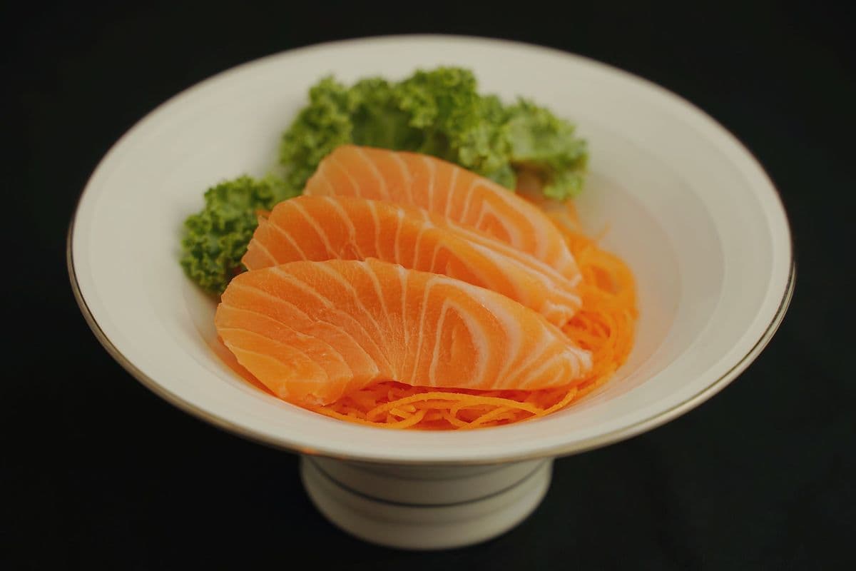 Salmon Sashimi (3 pcs)
