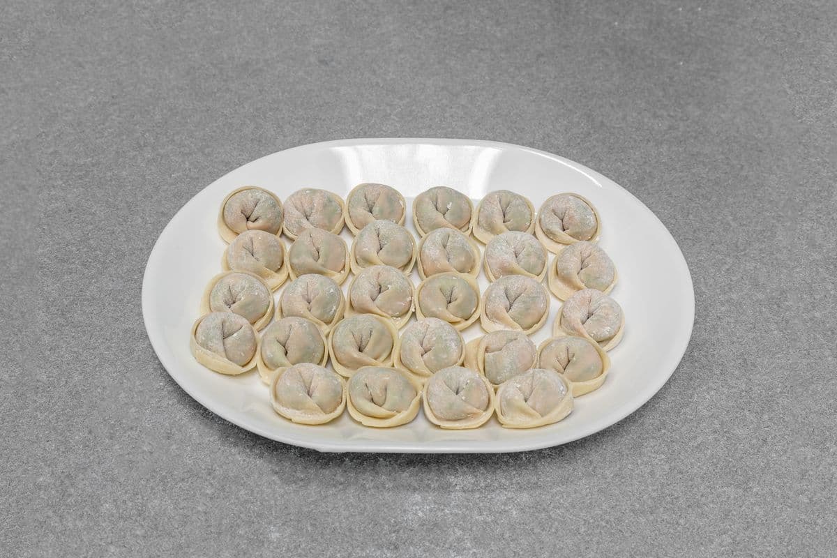 L1. Cilantro, Cabbage, and Pork Dumplings 芫茜高麗菜豬肉 (50 pcs) Thin (50pcs)