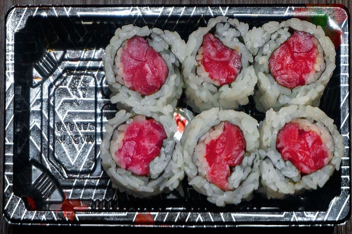 CR03. Tuna Roll (6 pcs)