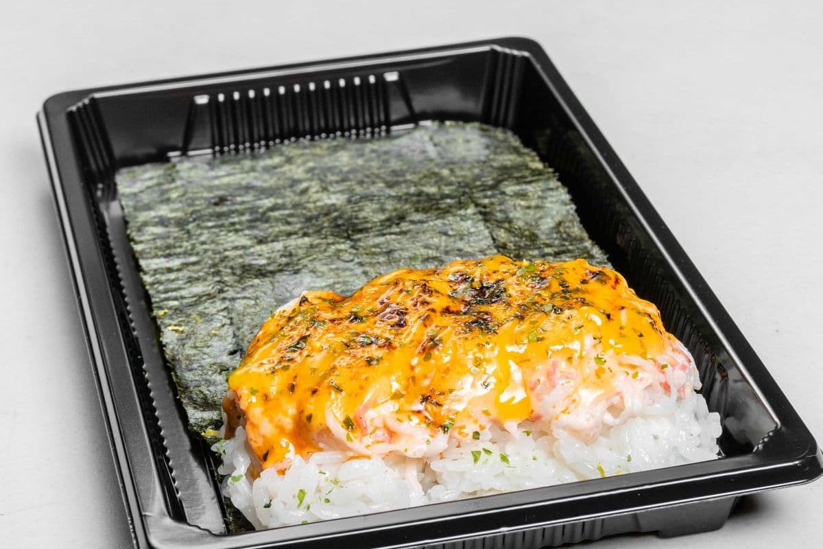 HOTATE SCALLOP HAND ROLL