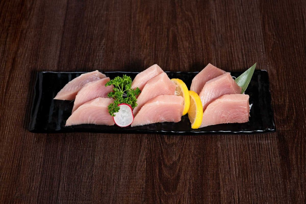 Tuna Sashimi (9pcs)