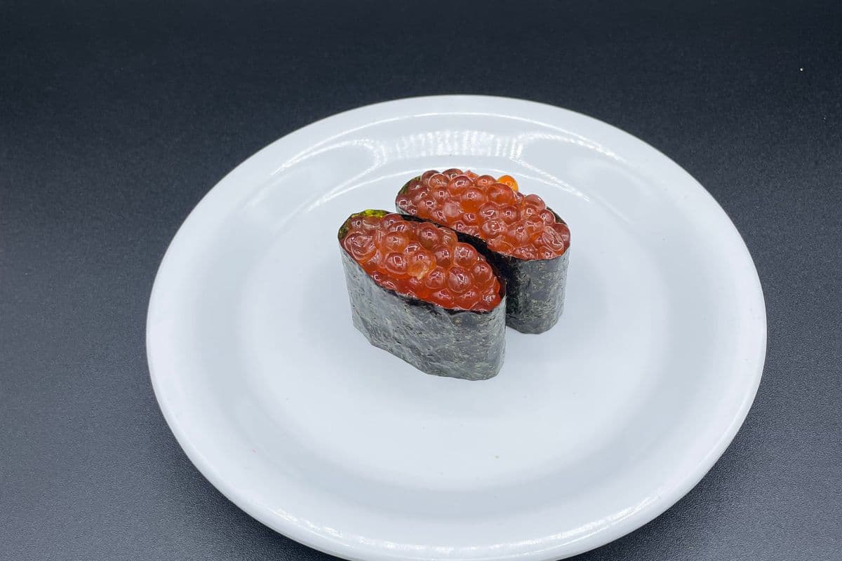 314. Salmon Roe (Ikura) Sushi (2 pcs)