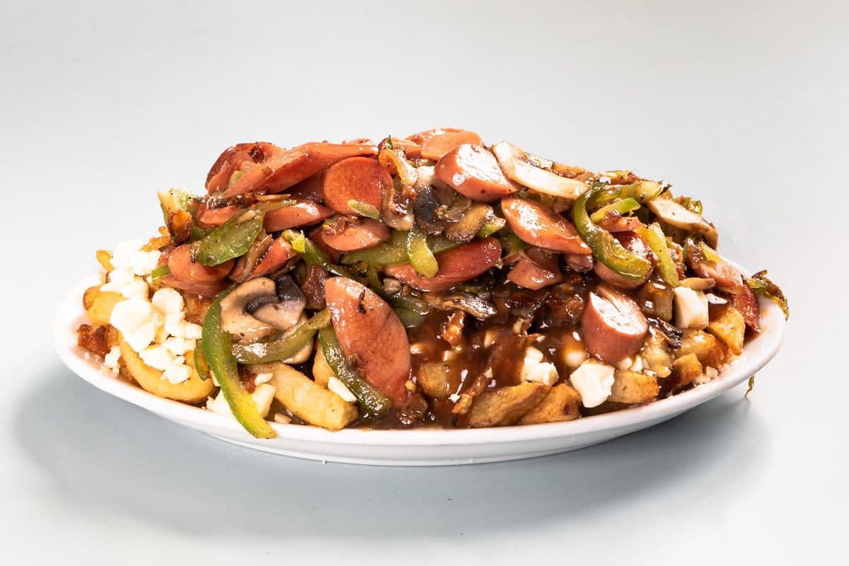 Poutine toute garnie moyenne / Medium All Dressed Poutine