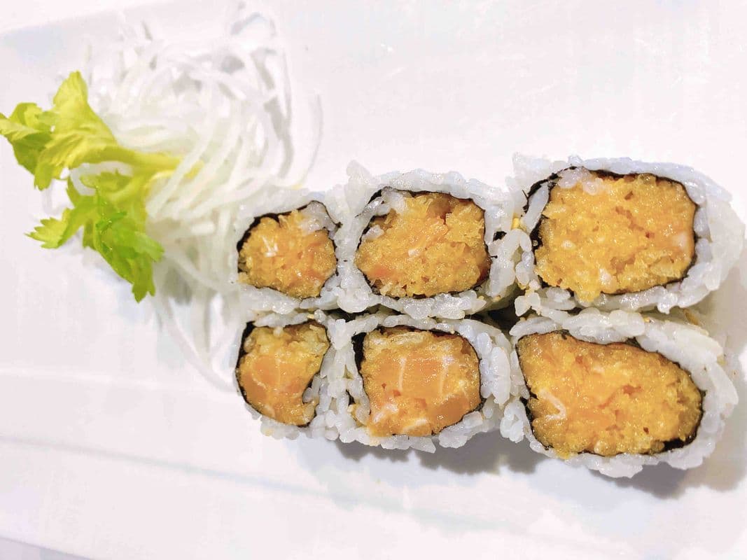 Crispy Spicy Salmon Roll R14 Rouleau Croustillant Au Saumon Épicé