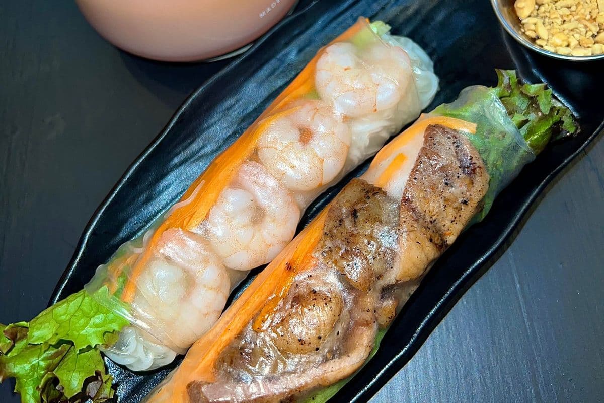 A2. Fresh Rice Wrap (2 pcs)