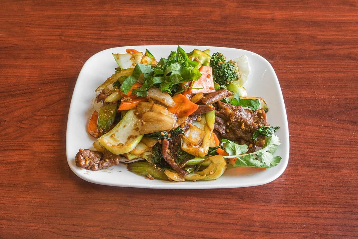 B7. Beef with Mixed Vegetables