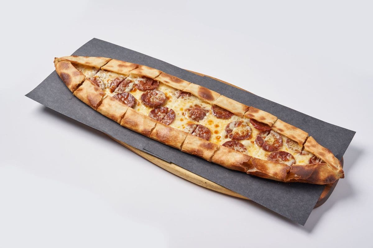 Sucuklu Pide