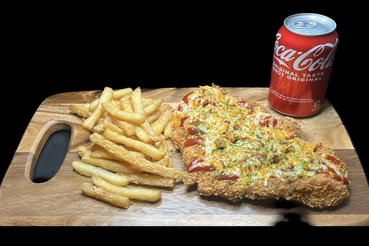 The Chee-Z Combo (Mozzarella Cheese Fried Chicken, Crispy Fries, and Drink)