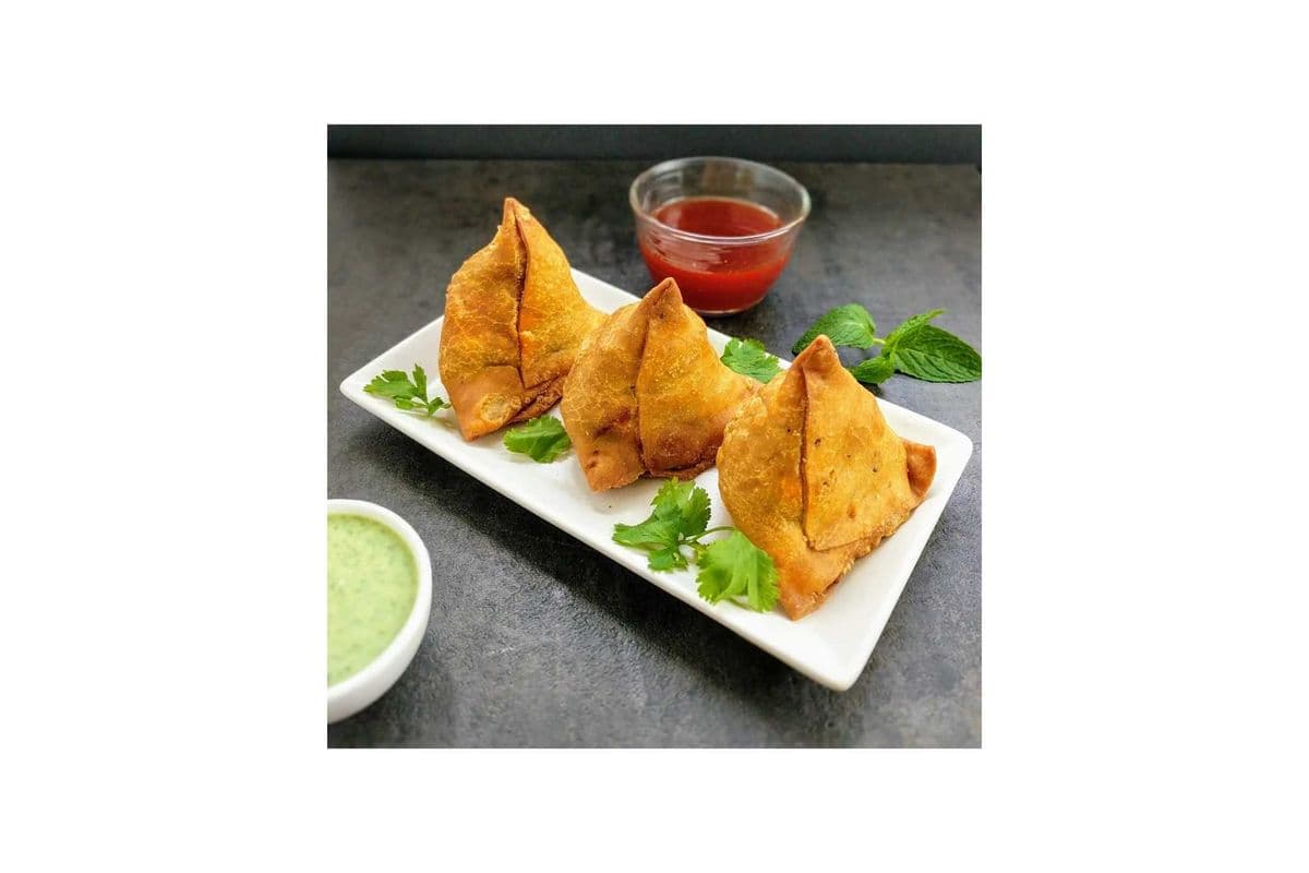 Samosa With Chutney (2pc)