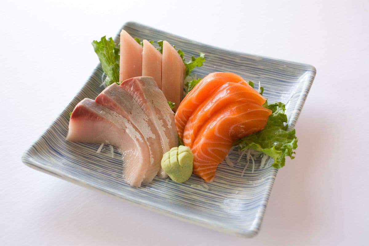 3 Kind (Tuna, Salmon,Hamachi) Sashimi (9 pcs)