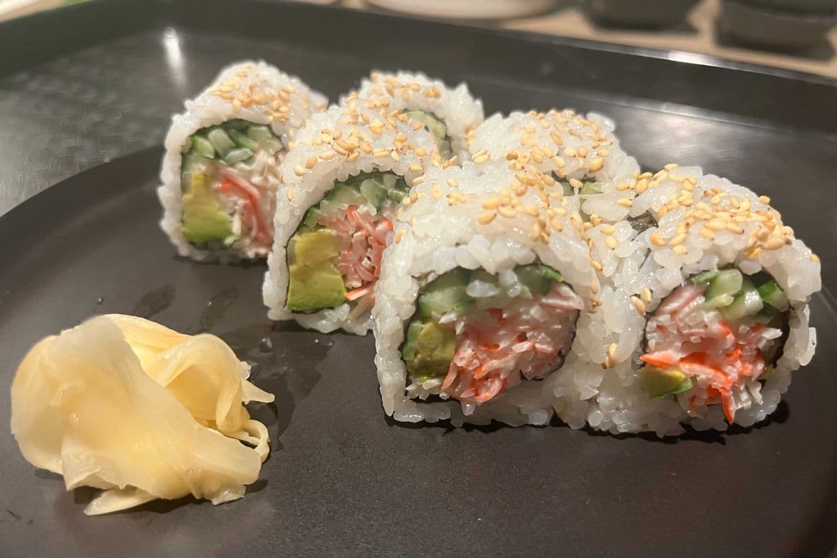 MR 9. California Roll (6 pcs)