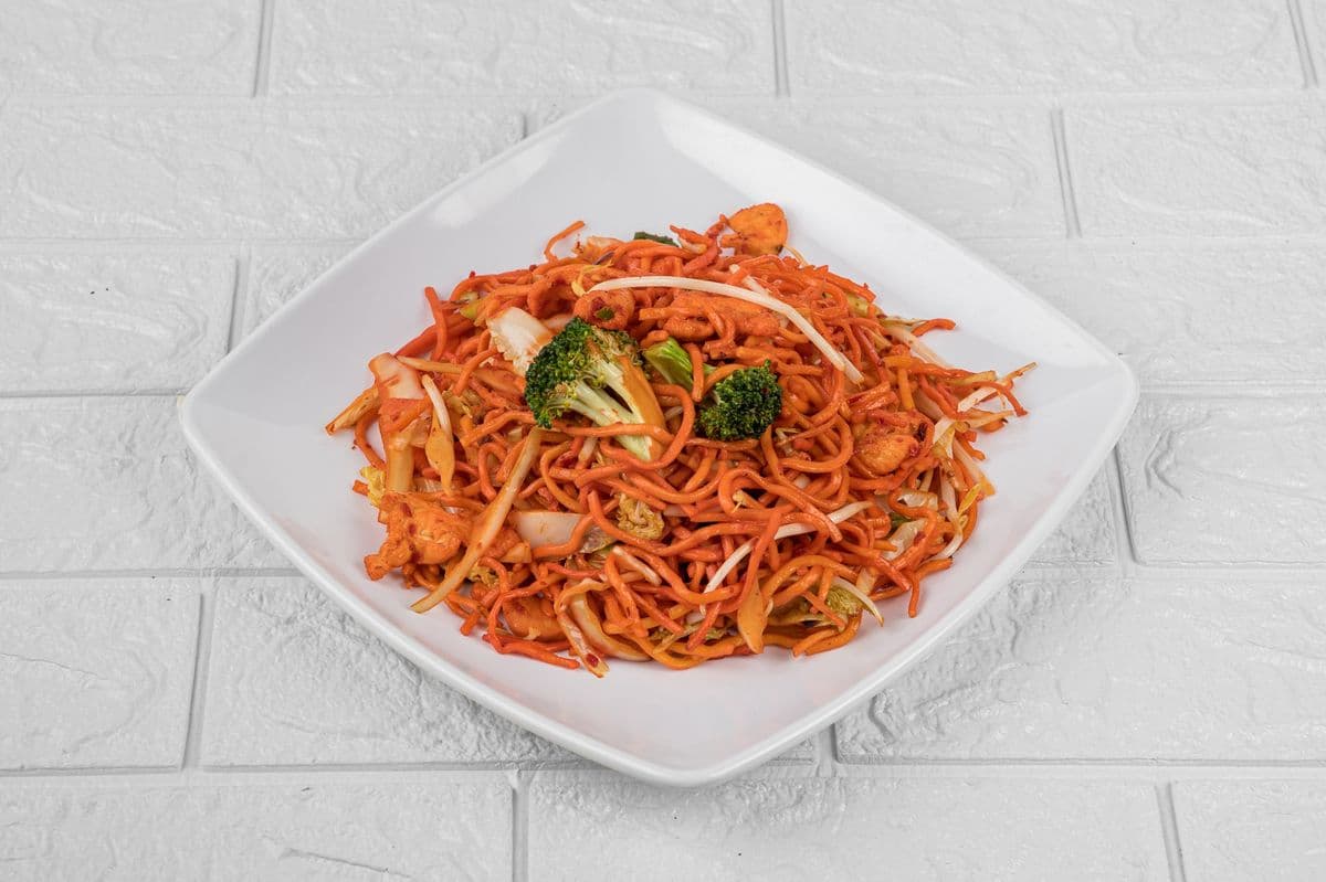 N7. Spicy Manchurian Vegetable Chow Mein