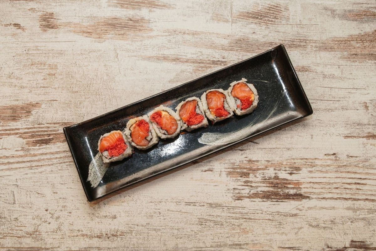 Um3 Spicy Crispy Salmon Maki/ 辣三文鱼香脆卷