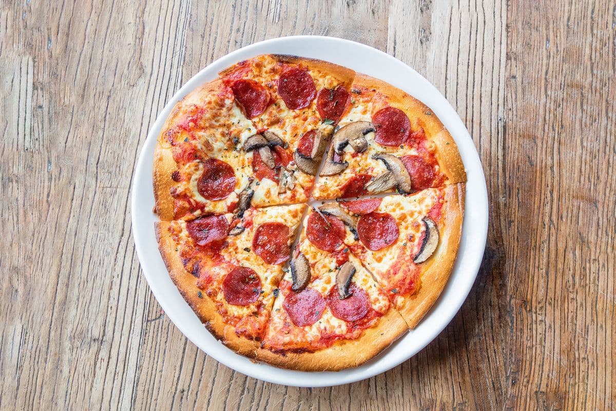 12'' Classic Pizza (6 Slices)