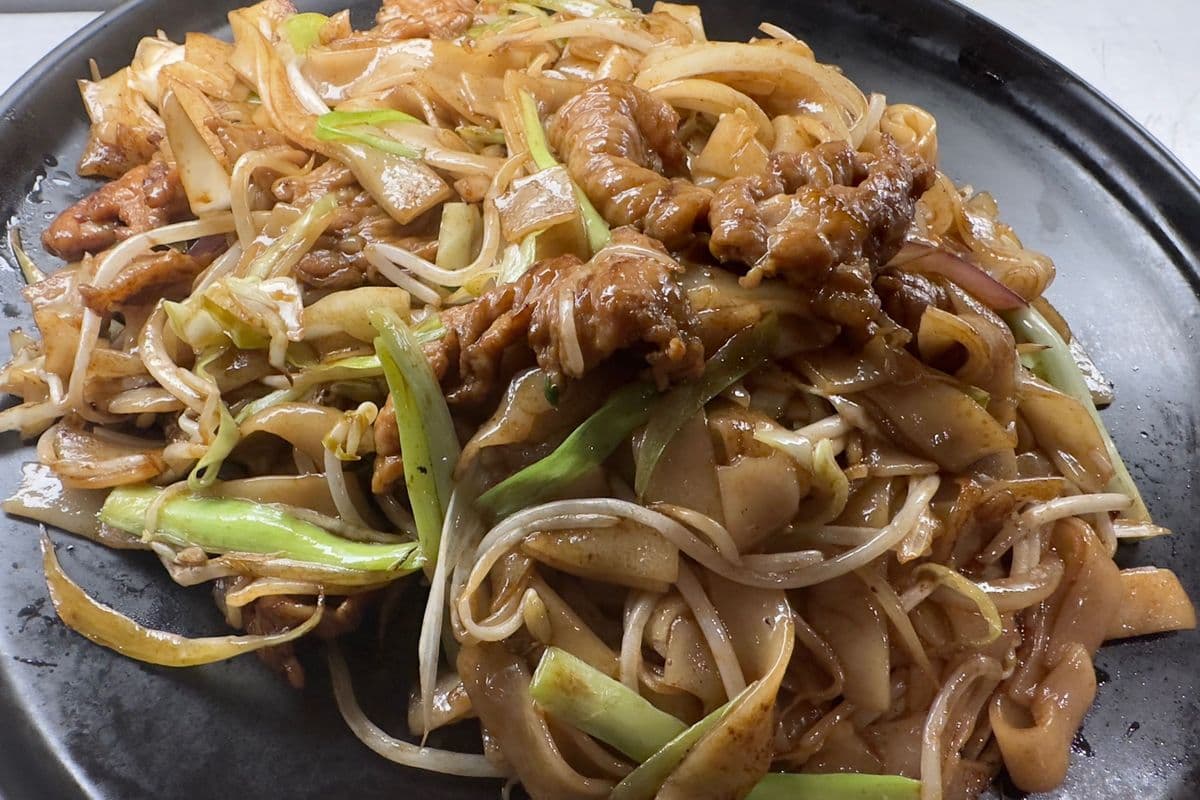 Beef Fried Rice noodle 亁炒牛河