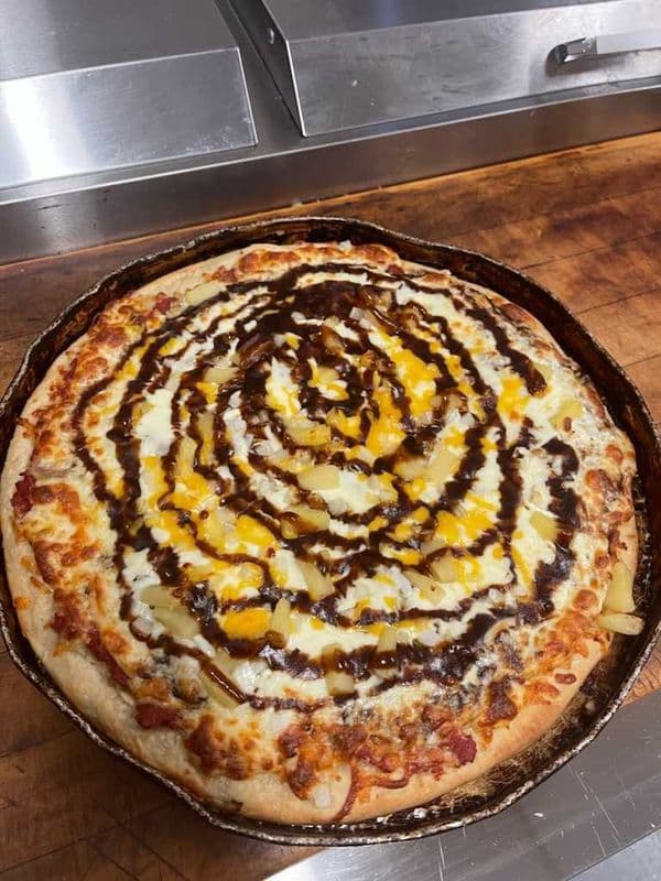 Small West Coast Hawaiian Pizzas