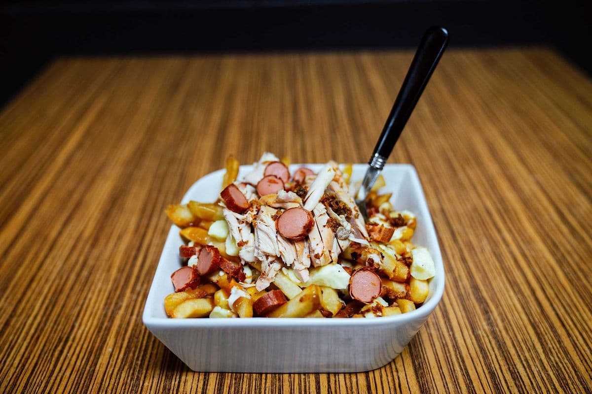 Poutine - Bacon et saucisse / Sausage and Bacon