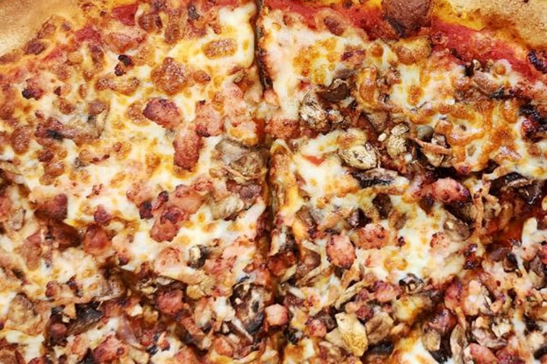 Bacon Mushroom Classic Pizza