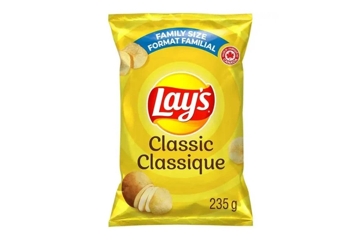 Lay's Classic Potato Chips (235 g)