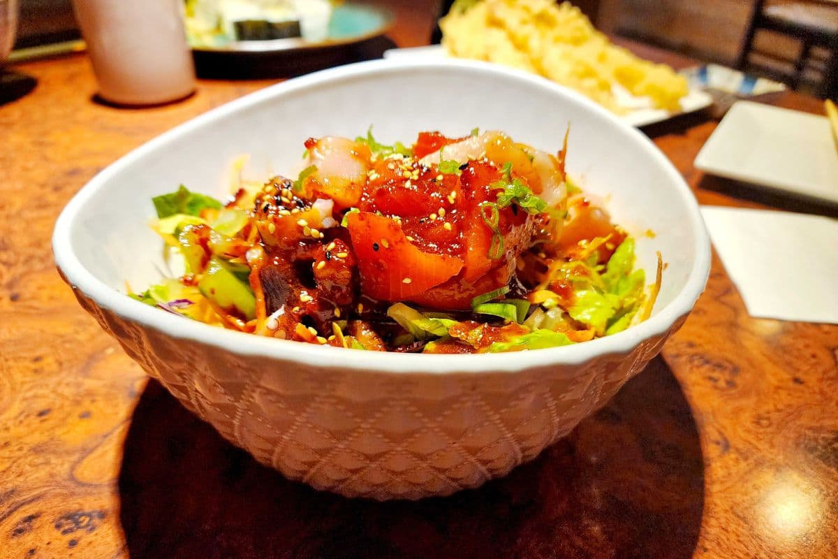 27. Sashimi Salad (Assorted)