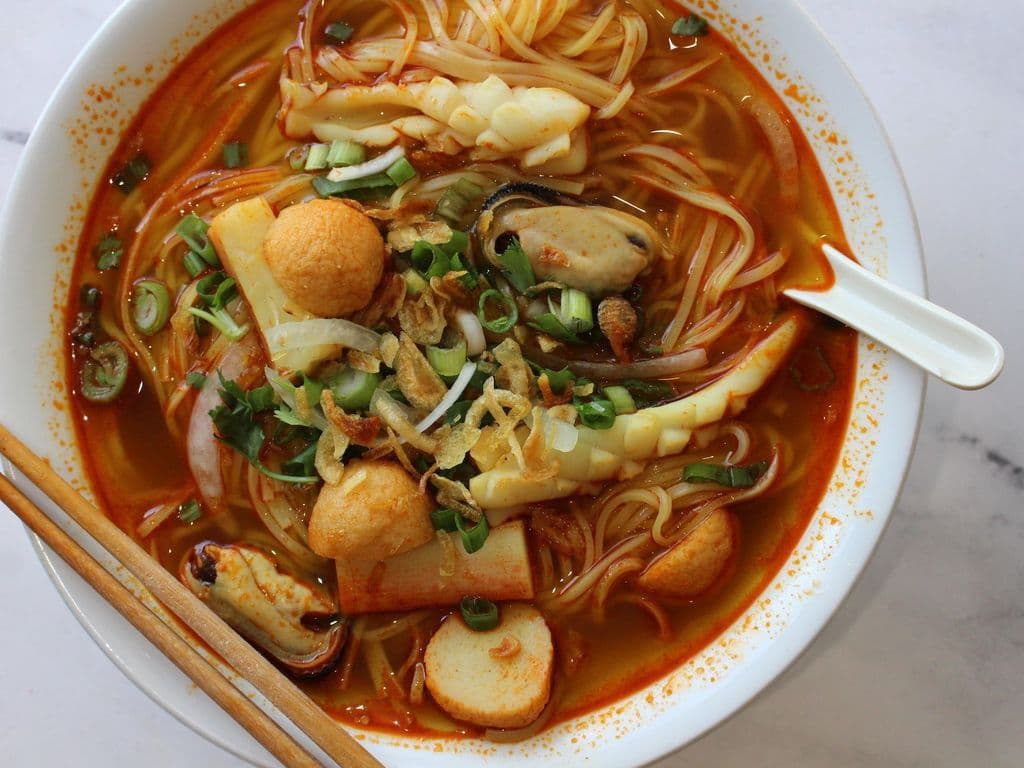 T05. Seafood Tom Yum Rice Noodle Soup