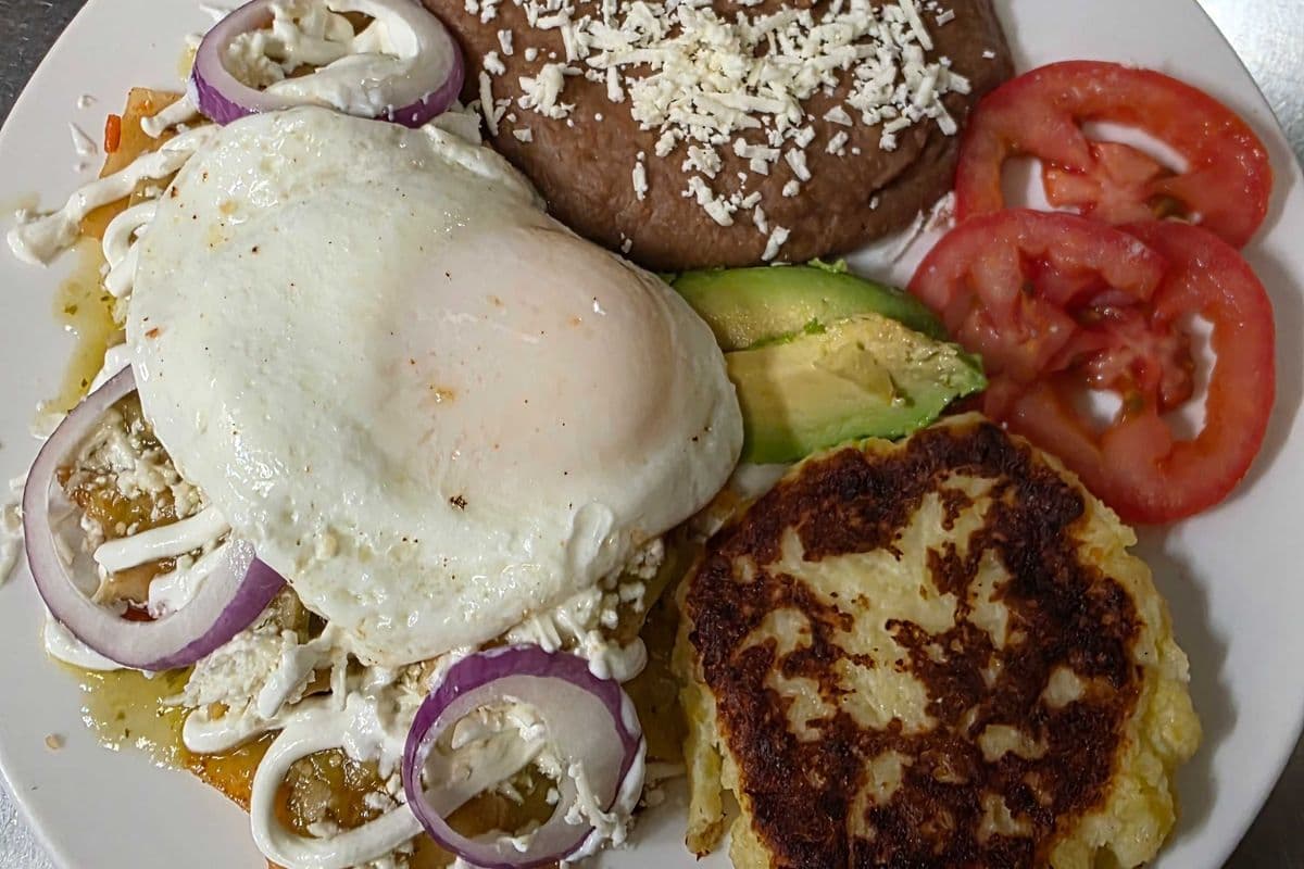 Chilaquiles rojos