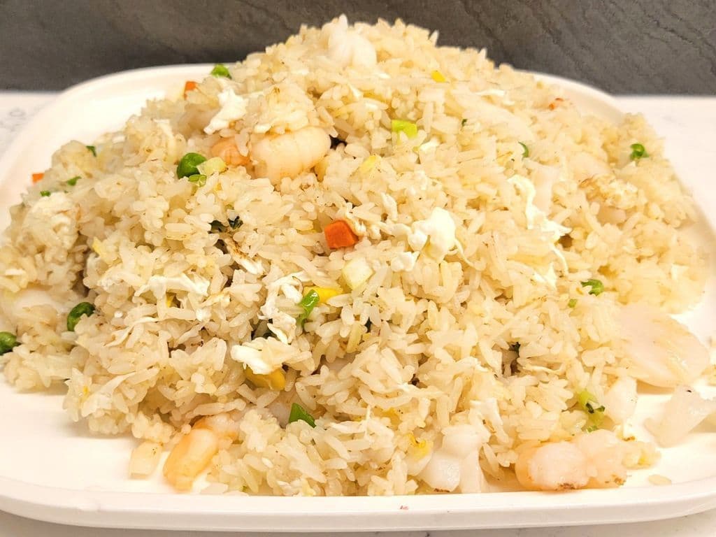 R1 Seafood & Egg White Fried Rice 海皇蛋白炒飯