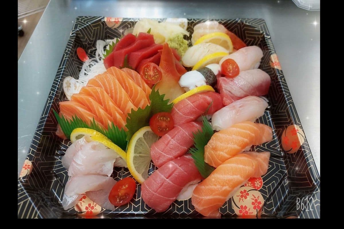 Sashimi and Sushi Combo (24pcs)