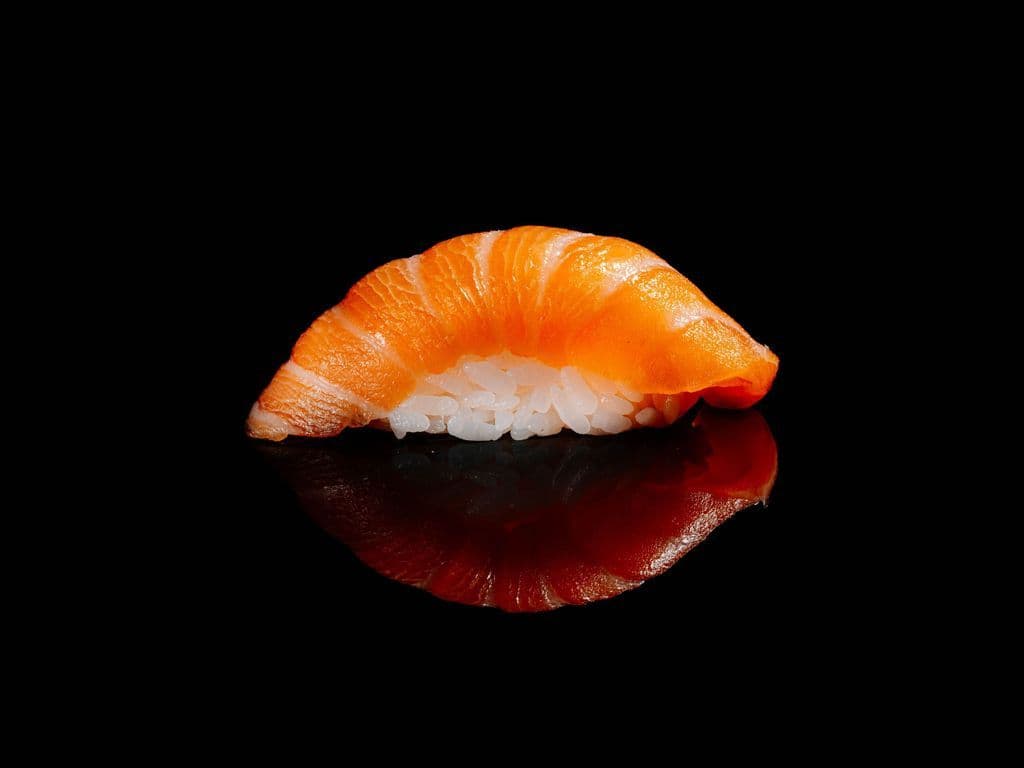 Salmon Sushi (2pcs)