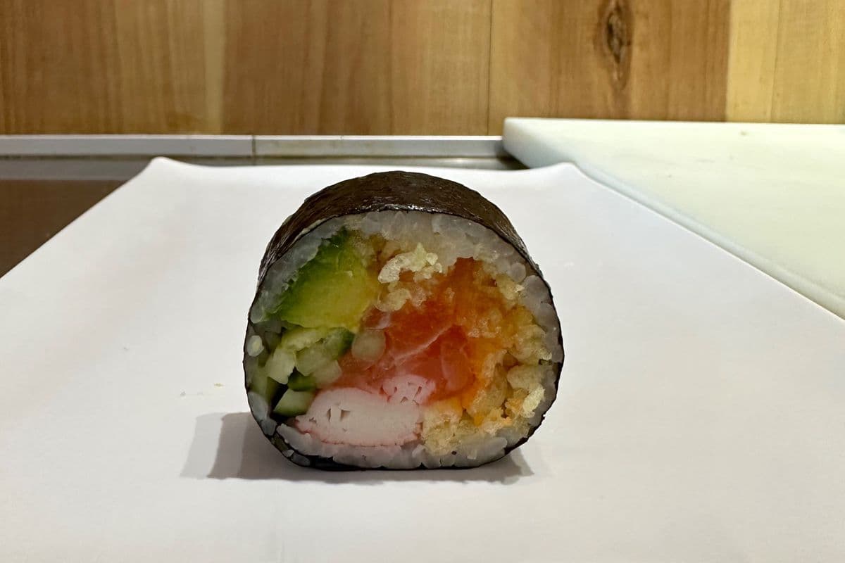 57. Rouleau futomaki kamikaze au saumon / Kamikaze Salmon Futomaki Roll