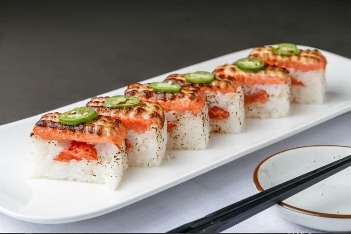 Salmon Oshi