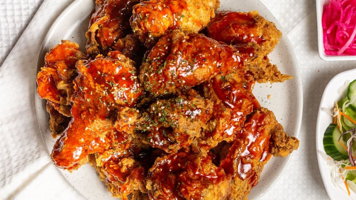35. Poulet frit recouvert de sauce / Coated Fried Chicken
