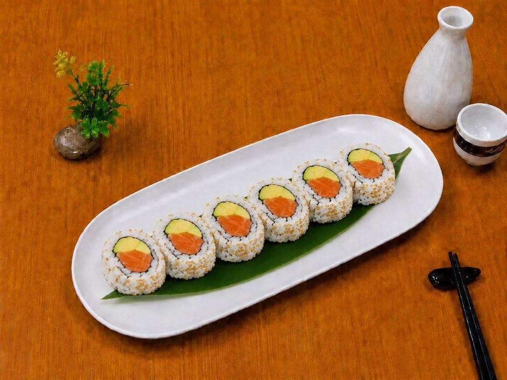Salmon Avocado Roll(6pcs)