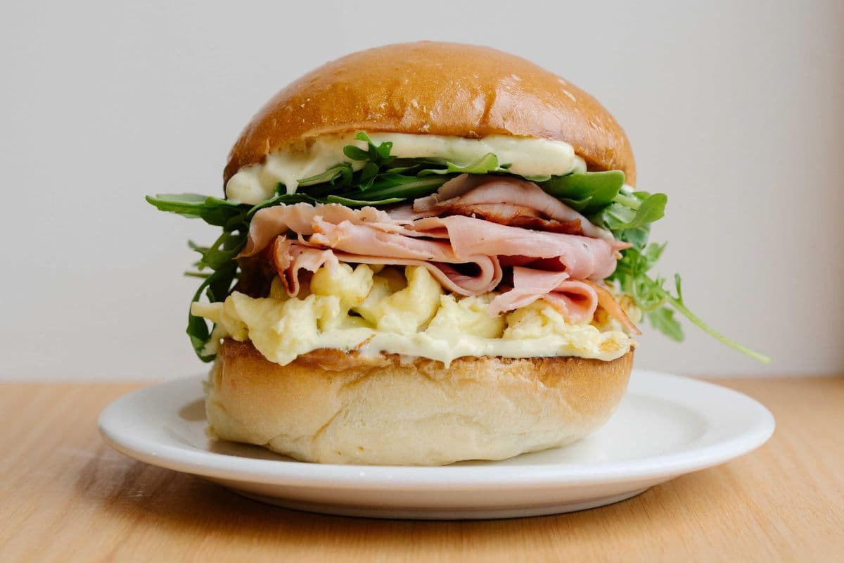 Country Ham and Cheddar Eggwich