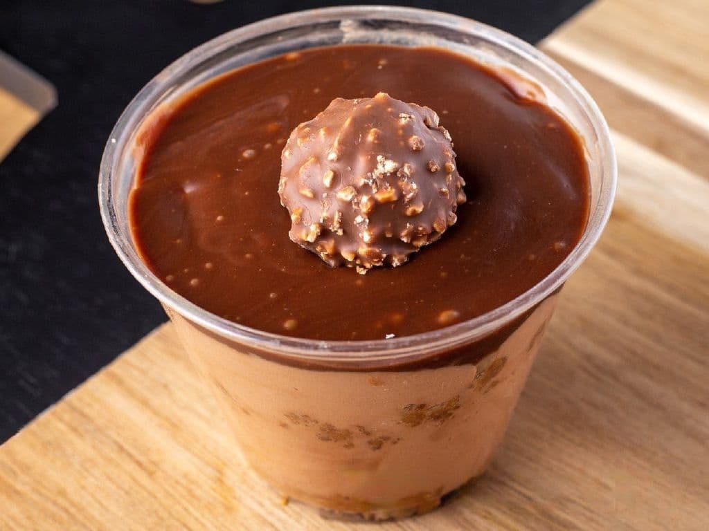 Ferrero Rocher / Ferrero Rocher Dessert in a cup