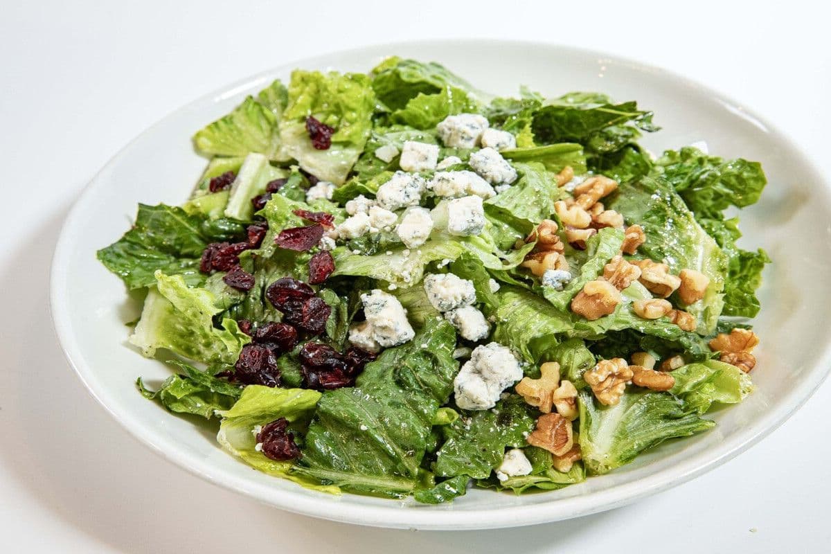 Gorgonzola Walnut Salad