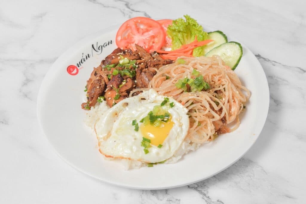 E5. Grilled Chicken and Shredded Pork Skin Rice
