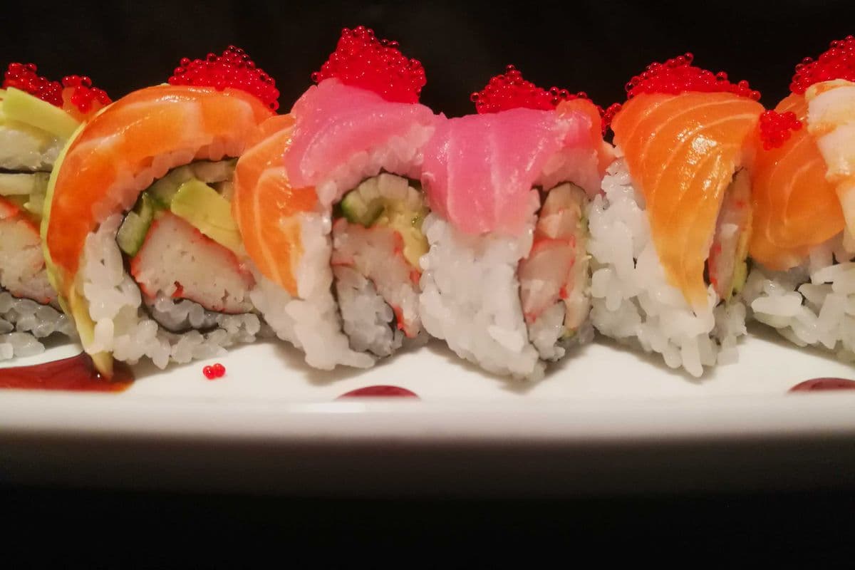 Rainbow Roll (8 pcs)