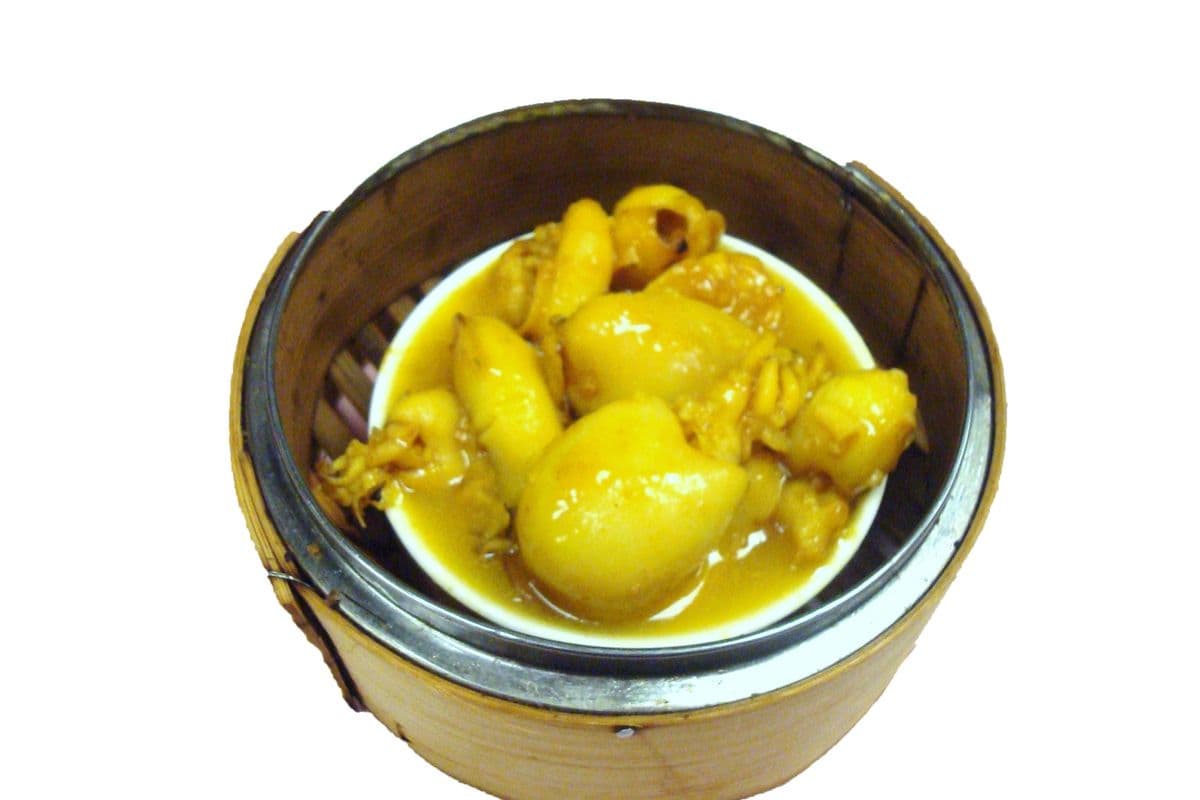 12. Steamed Curry Squid 咖喱墨魚仔
