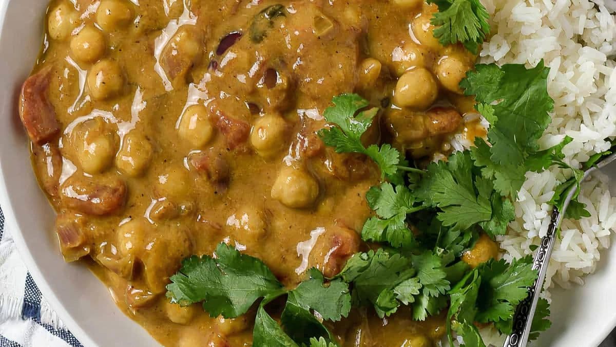 12-8-2 Chickpeas Curry Bowl / Pop / Pappad Combo